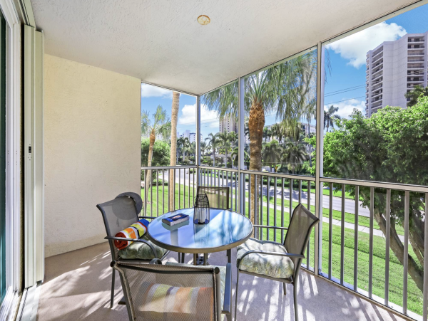 Marco Island Vacation Rental Beach Across the Street